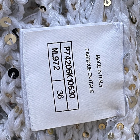 UNWORN Size 36 CHANEL White Cardigan Sweater with Sequins and Crystal Buttons - Picture 14 of 16